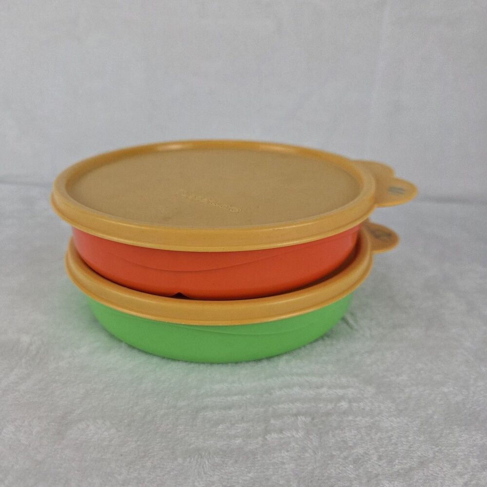 Vintage Tupperware Munchkids Divided Snack Plates With Lids Set Of 2 2552A